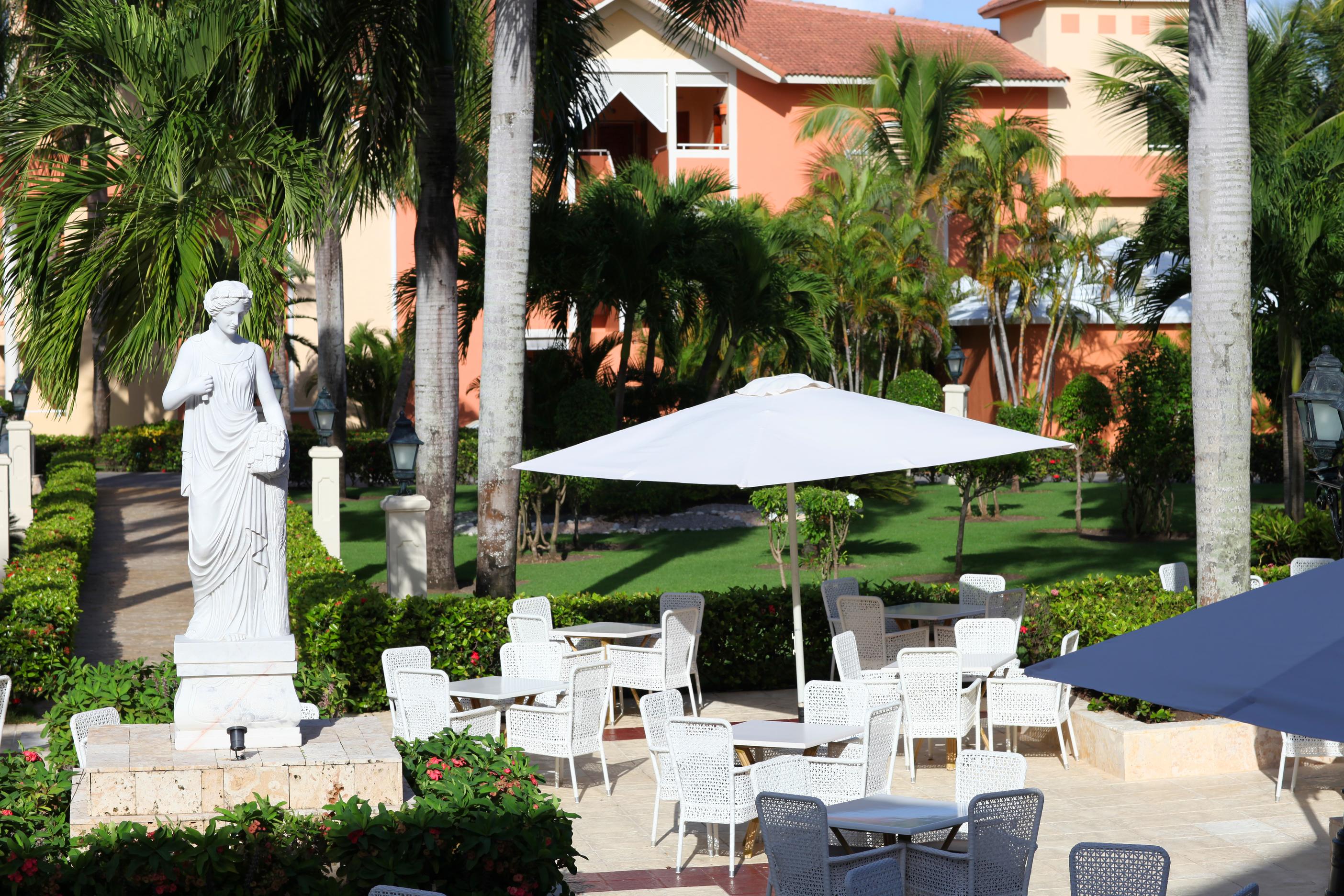 Bahia Principe Grand Bavaro Punta Cana Eksteriør bilde The resort's grounds